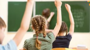 5 быстрых причёсок для школы